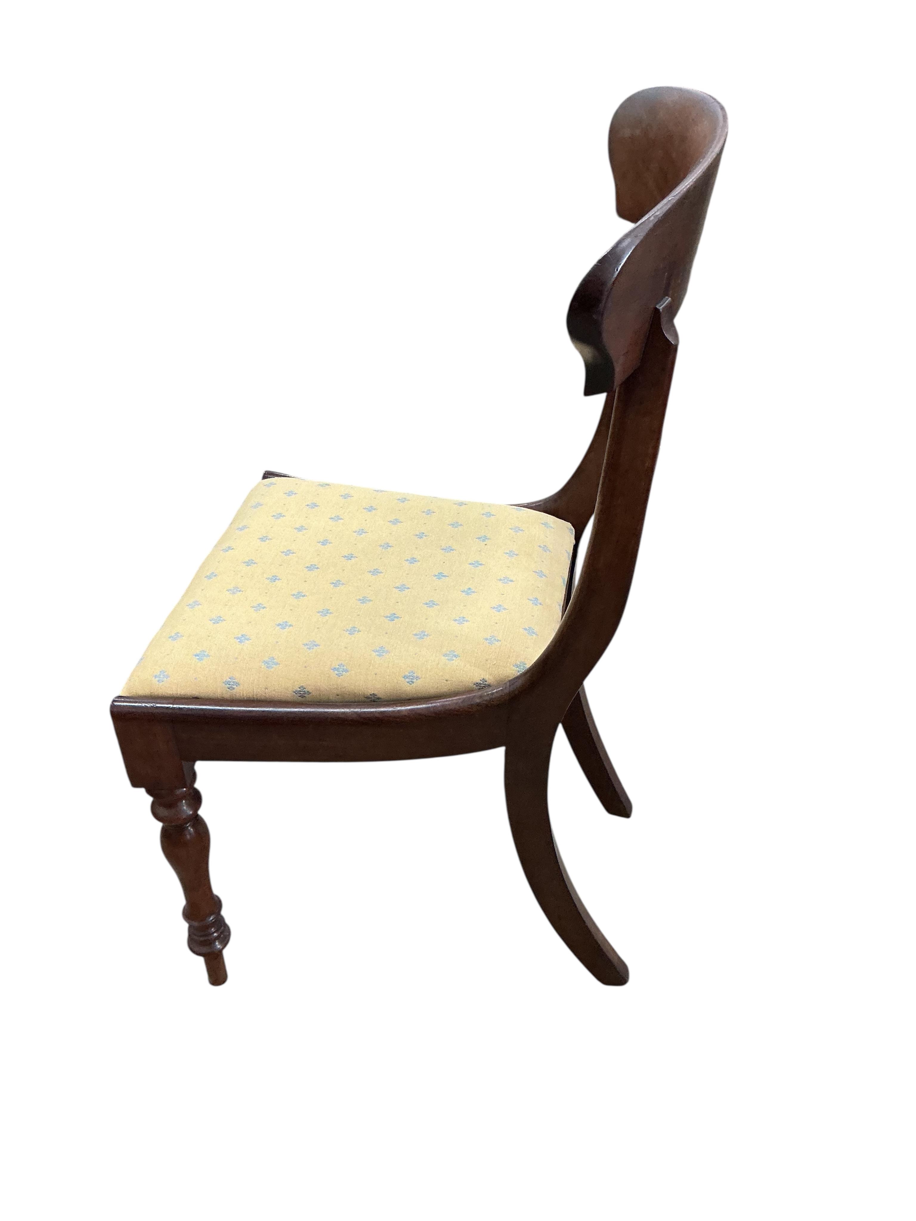 A set of six early Victorian mahogany dining chairs, width 50cm, height 91cm